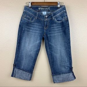 Hydraulic Wide Cuff Capri Distressed Jeans